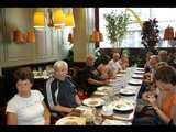 on a réservé le resto rien que pour nous, on peut le préciser